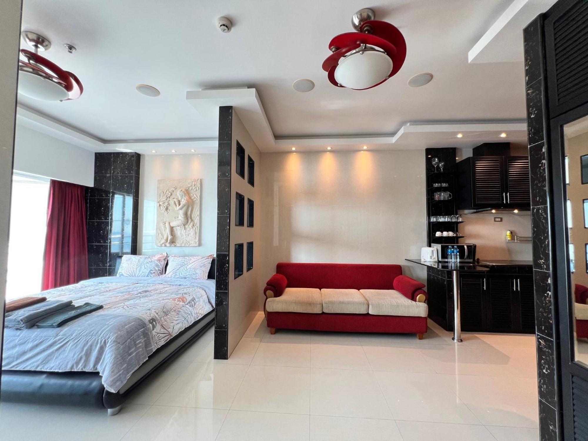 Viewtalay Beachfront By Nd Pattaya Exterior photo